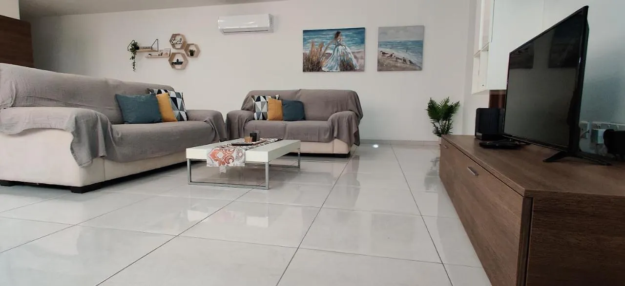 Semesterbostad Lorenza Letting Maisonette Marsaxlokk Malta