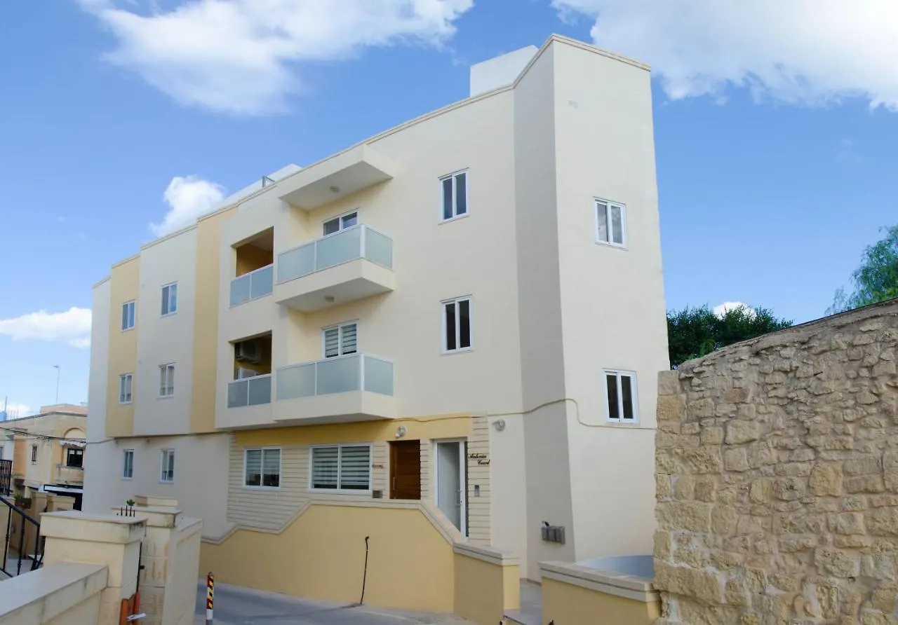 Semesterbostad Lorenza Letting Maisonette Marsaxlokk