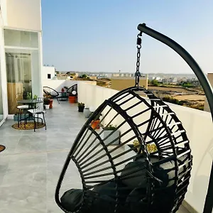Deluxe Penthouse Charming Location Rooftop Views Apartment
