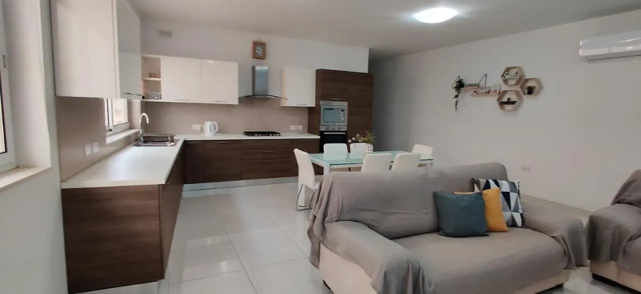 Lorenza Letting Maisonette Marsaxlokk